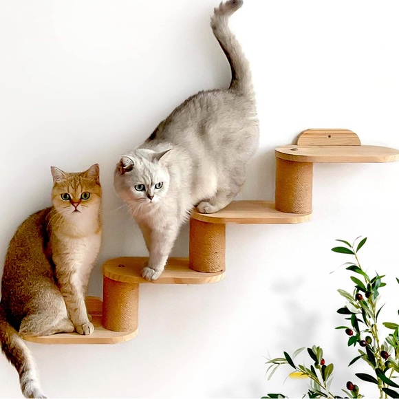 Cat wall tower - Picture 1 of 3